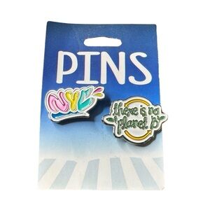 Two Pins (NWT) 🌍🌱🗽